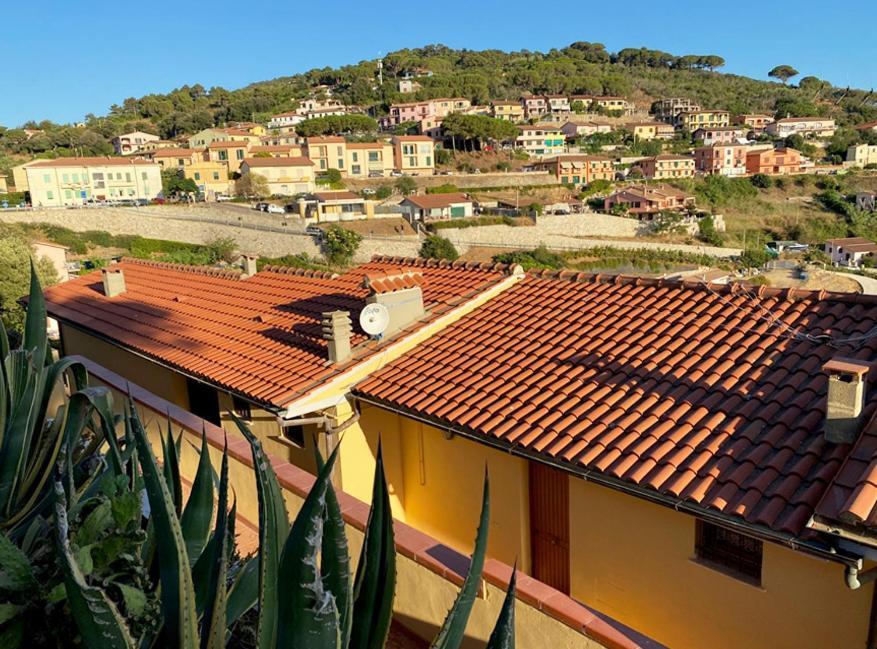 Capoliveri Appartamento Panoramico Con Terrazzo 外观 照片